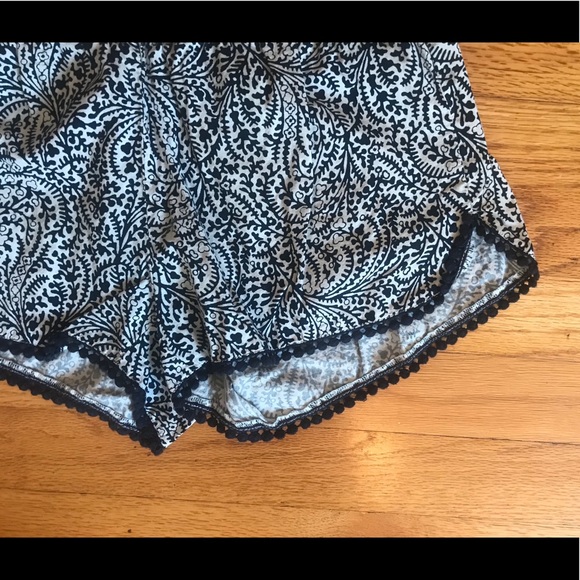 Cute Aerie beach shorts - Picture 2 of 3